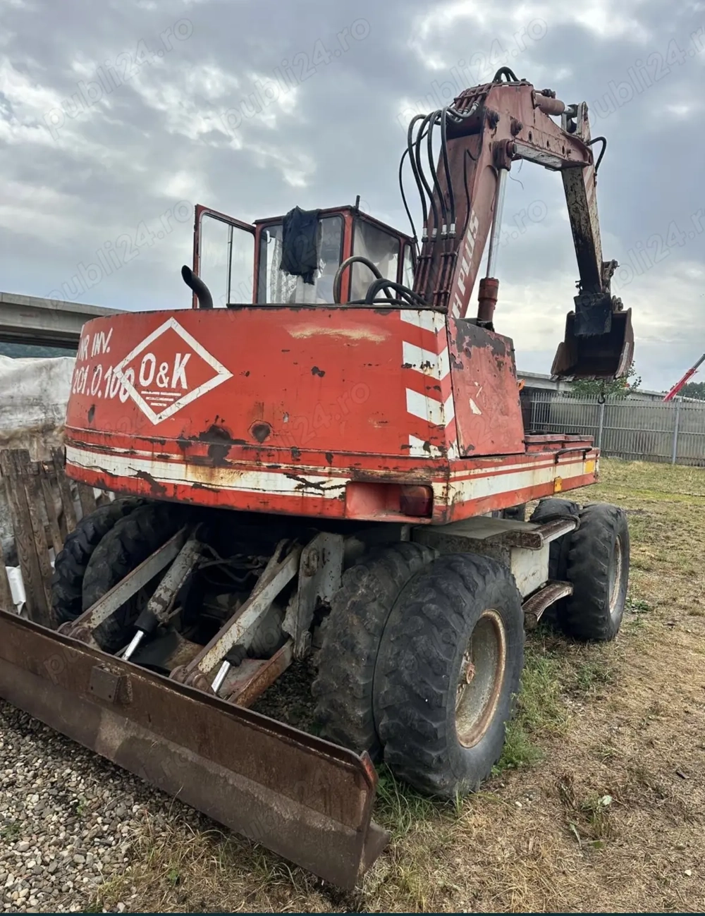 Excavator pneuri O&k 