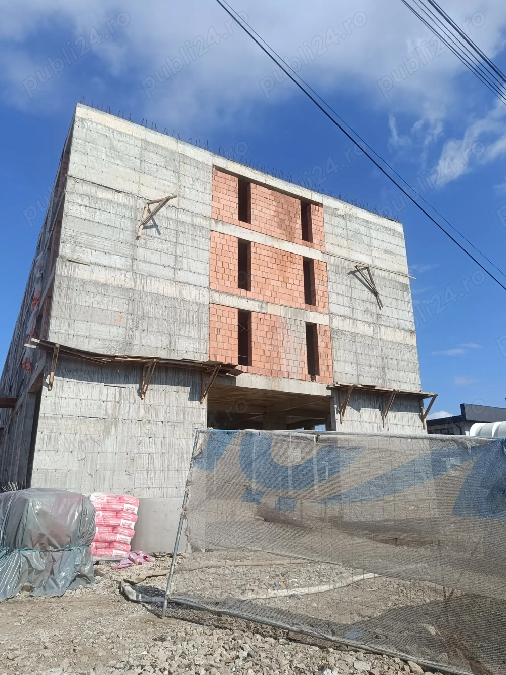 Căutăm echipe termosistem 