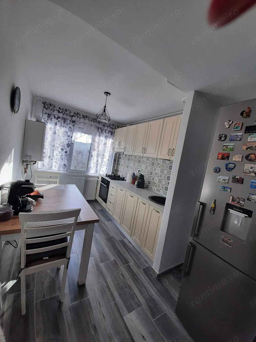 Apartament 4 camere renovat complet – Micro 16, Galați – 81 mp utili