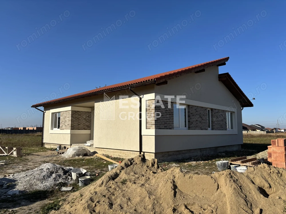 Casa individuala cu 4 camere in Mosnita Noua zona Castel