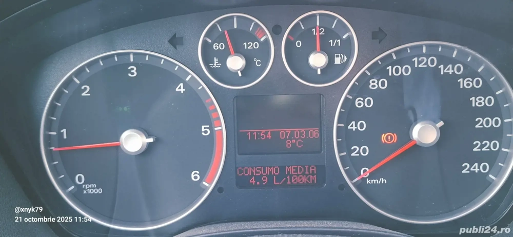 vând ford focus break 