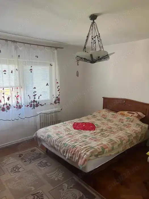 Vand apartament 2 camere
