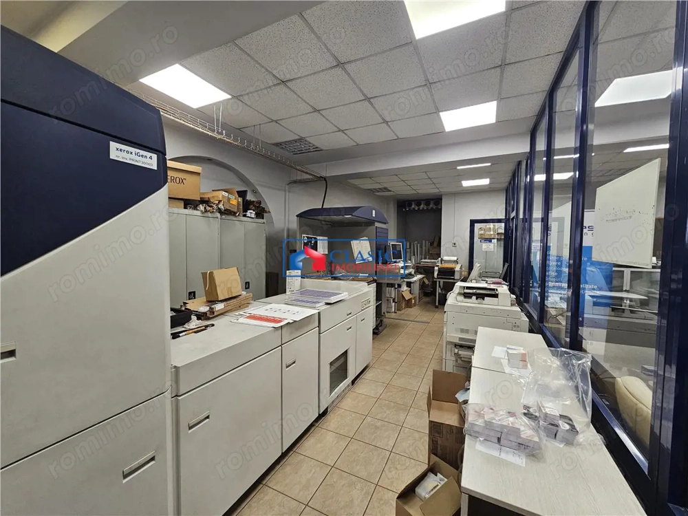 Inchiriere spatiu comercial cu vitrina si acces stradal, zona Eroilor, Cluj-Napoca