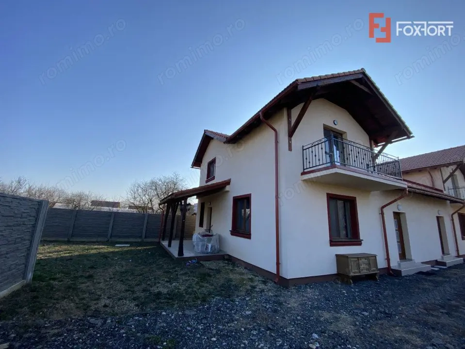 Duplex cu 3 camere cu panouri fotovoltaice in Sanandrei Centru - ID V4749