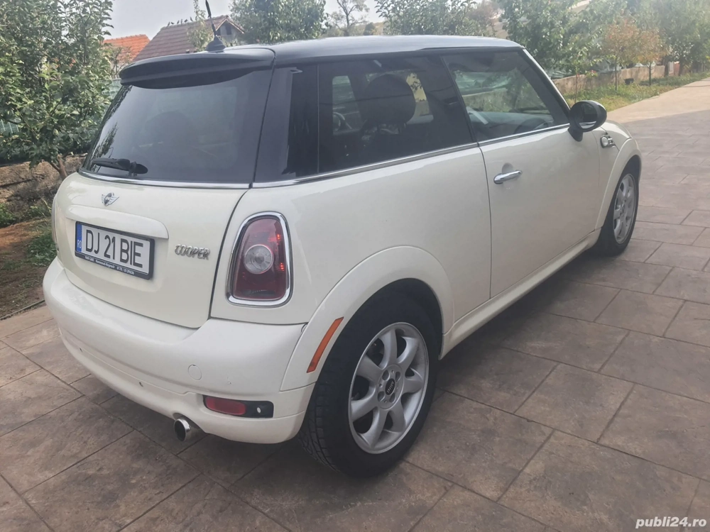 Mini Cooper, 1.6 benzină,  cutie automata  Mini Cooper, 1.6 benzină,  cutie automata