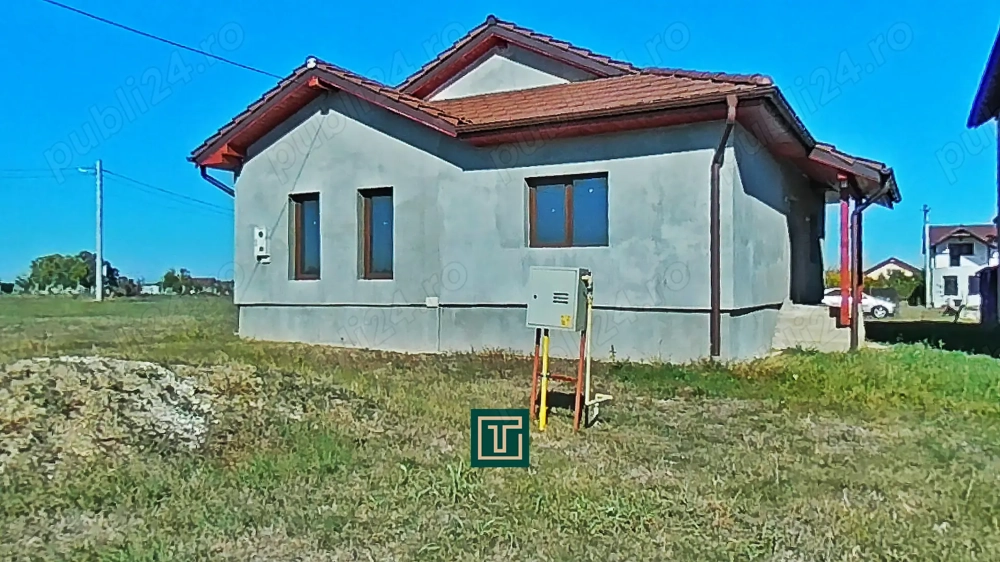 Casă cu 4 camere de vânzare în Fântânele   cartier nou de case, aproape de Arad