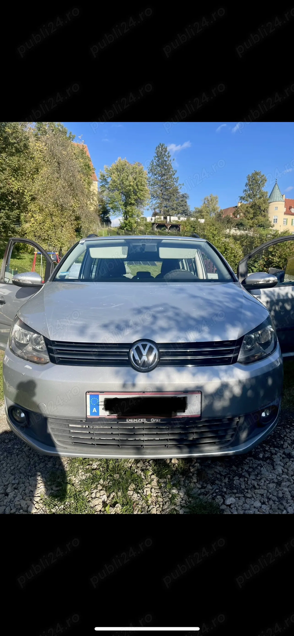 VW Touran Kombi Family Van