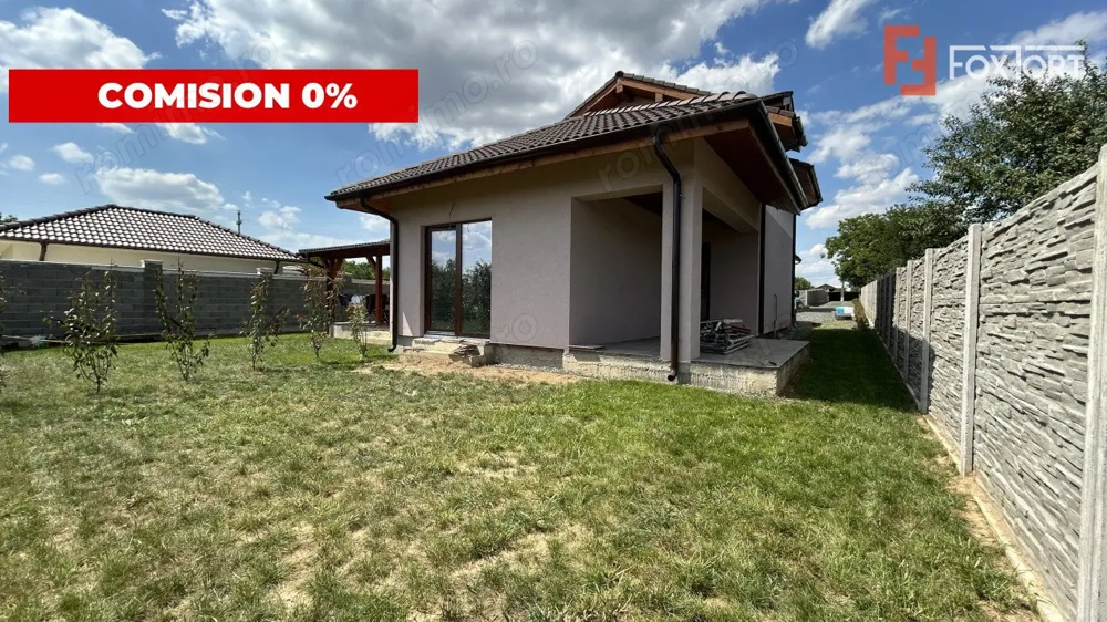 Duplex cu 4 camere de vanzare in Sanandrei la asfalt