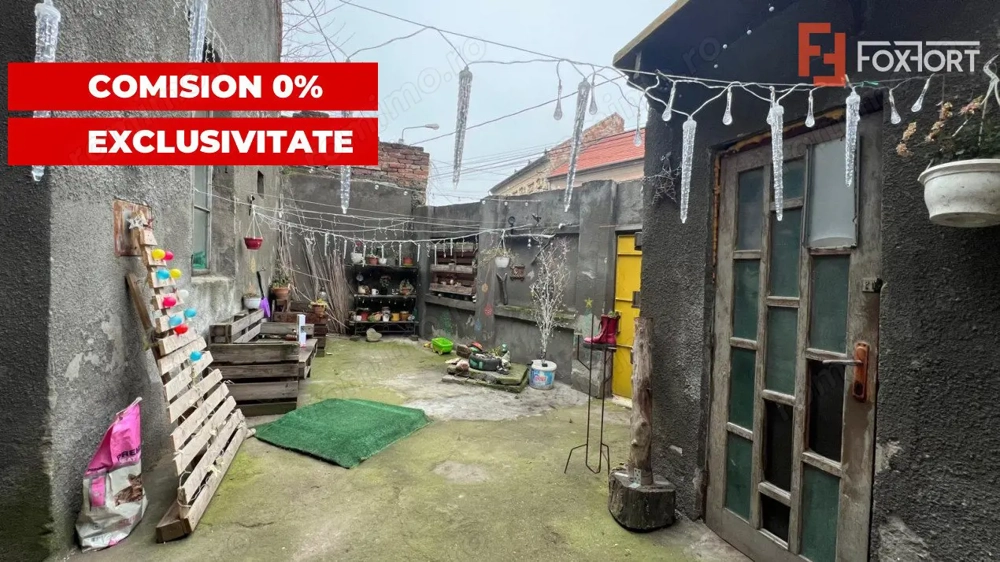 COMISION 0% Casa de vanzare cu 5 apartamente la curte comuna in zona Traian