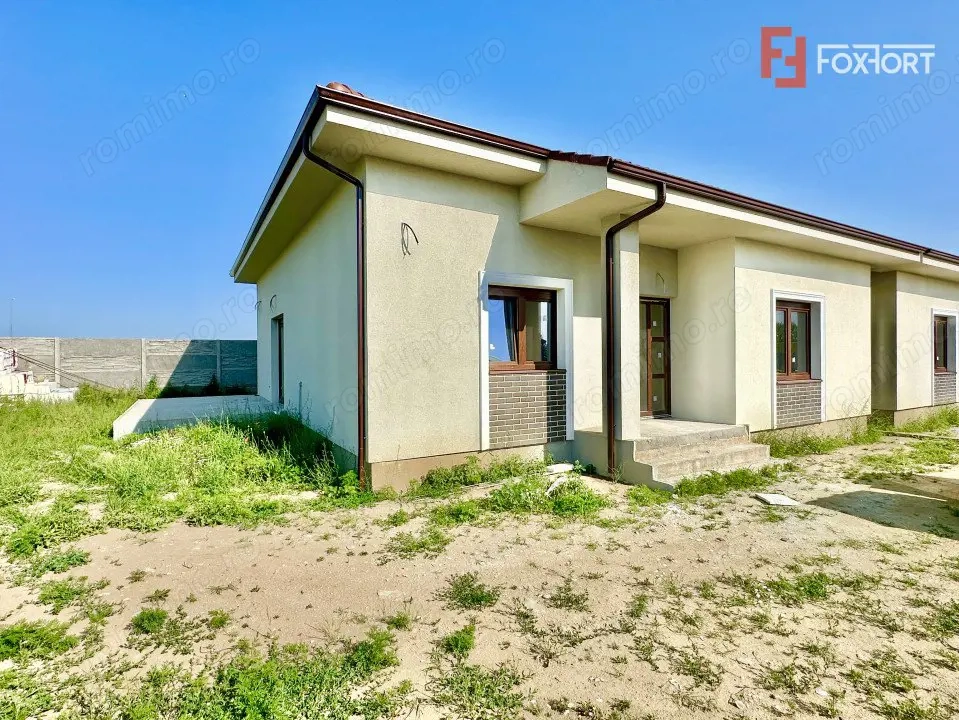 Duplex individual cu 4 camere Mosnita - Toate utilitatile