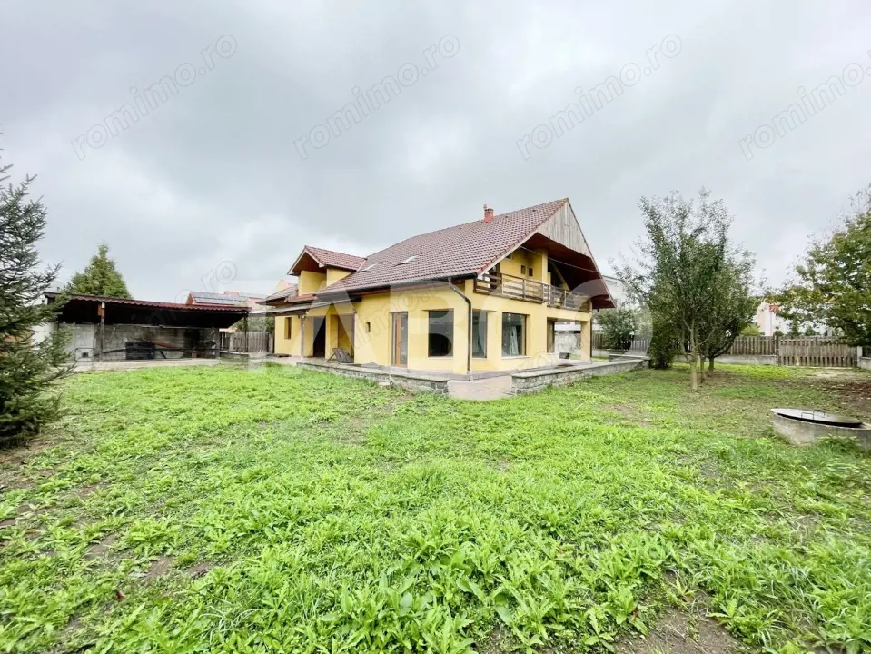 De vanzare casa individuala cu teren de 1012 mp situata Gheorgheni