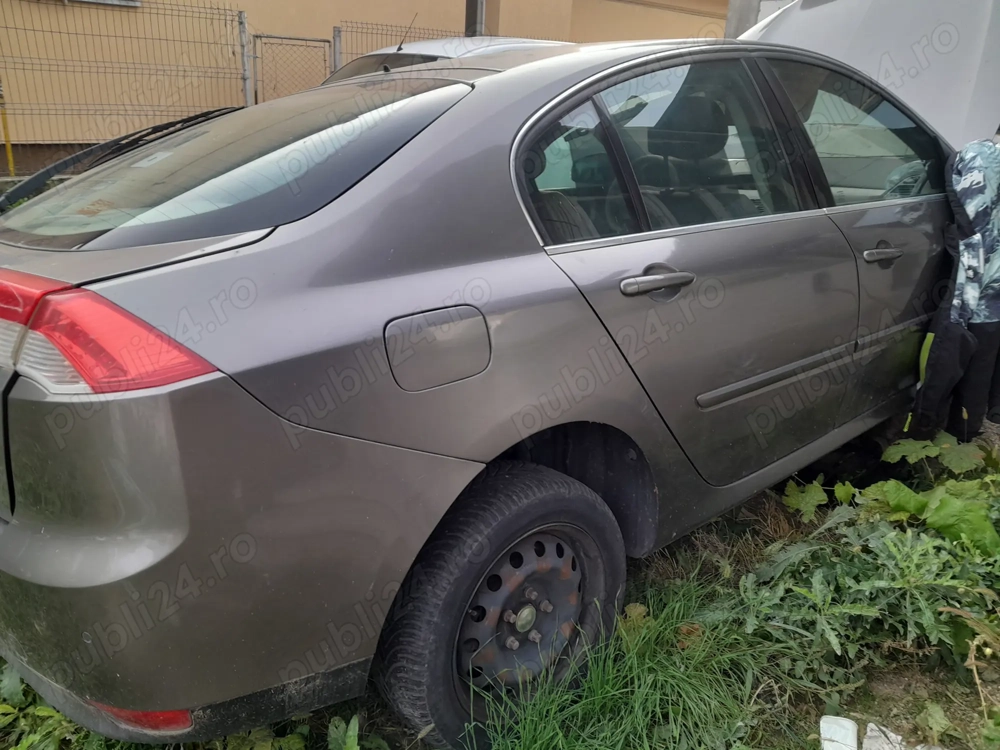 Dezmembrez  renault laguna 3 2.0  cod m9r