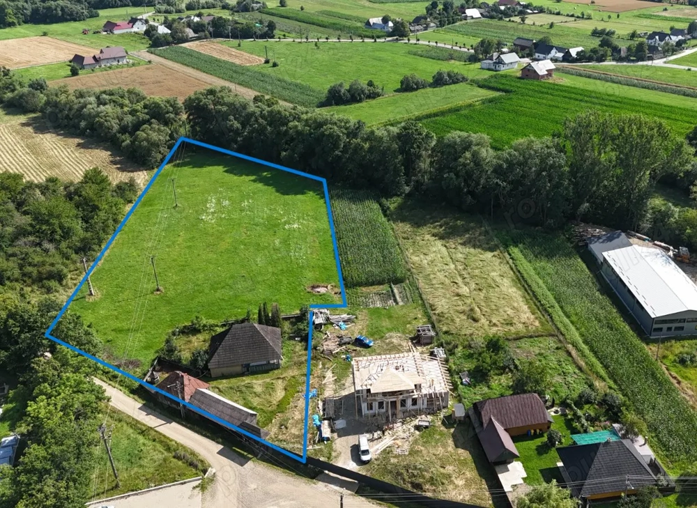 Teren si casa de vanzare