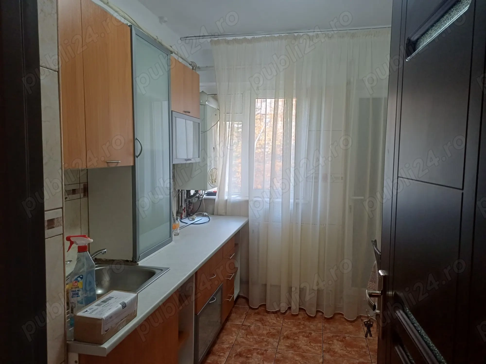 Închiriere apartament 3 camere Nord