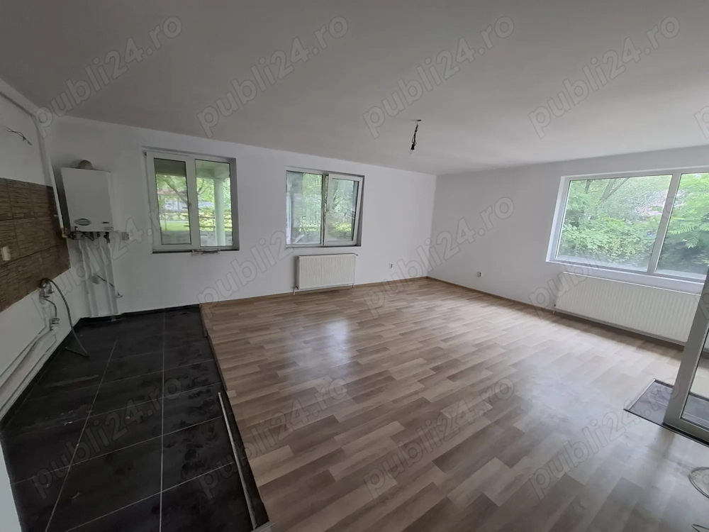 Str. Mihai Eminescu   apartament cu 3 camere+terasa+gradina, situat intr-o vila