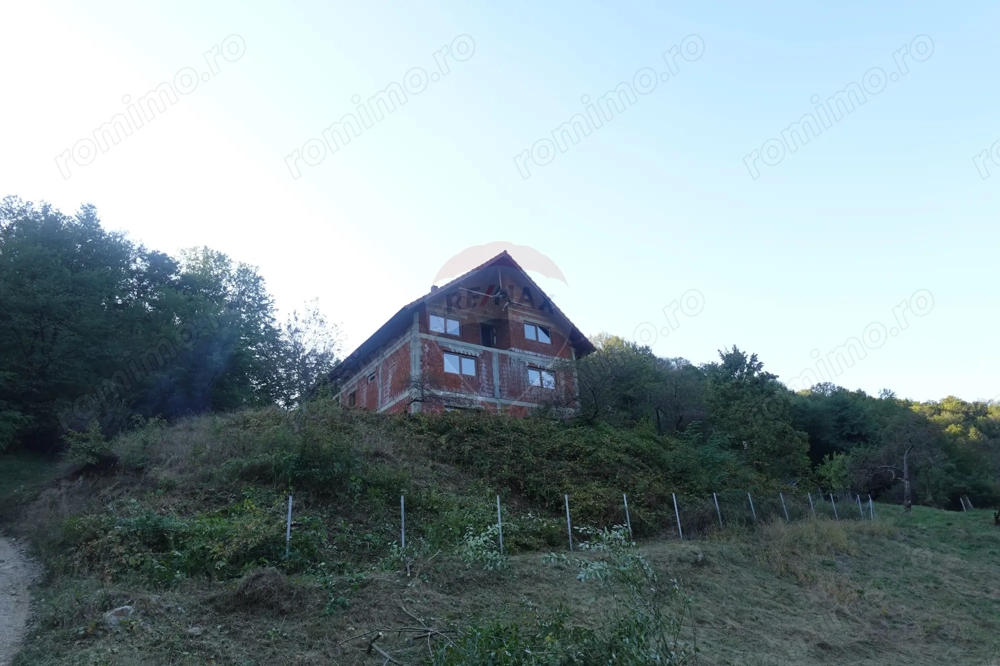 Casă / Vilă cu 6 camere de vânzare