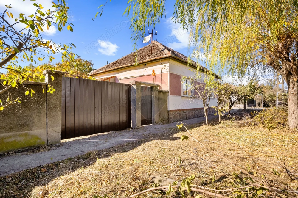 Casă de vânzare la 7 km de Arad, Loc. Sofronea