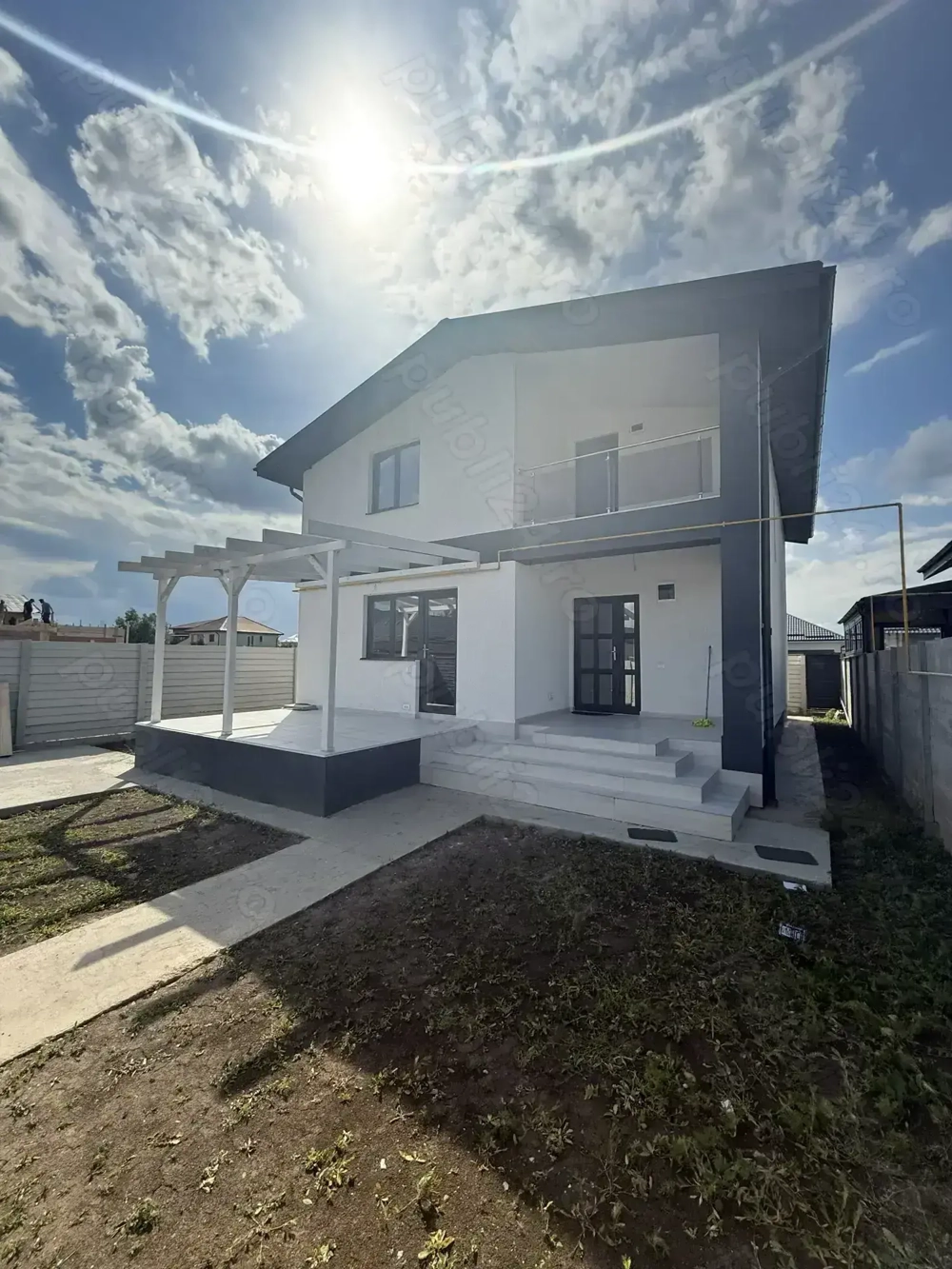 Casa de vanzare la cheie 