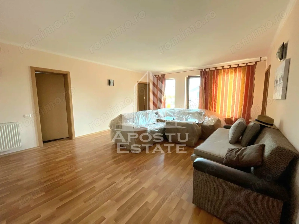 Casa individuala cu 7 camere,3 bai si garaj, P+1, zona Aradului