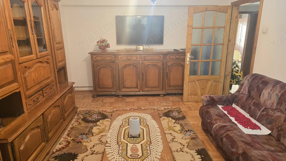 Vand apartament 3 camere decomandat in Deva, bloc mai nou de 4 etaje, zona Dorobanti (Balcescu Nou),