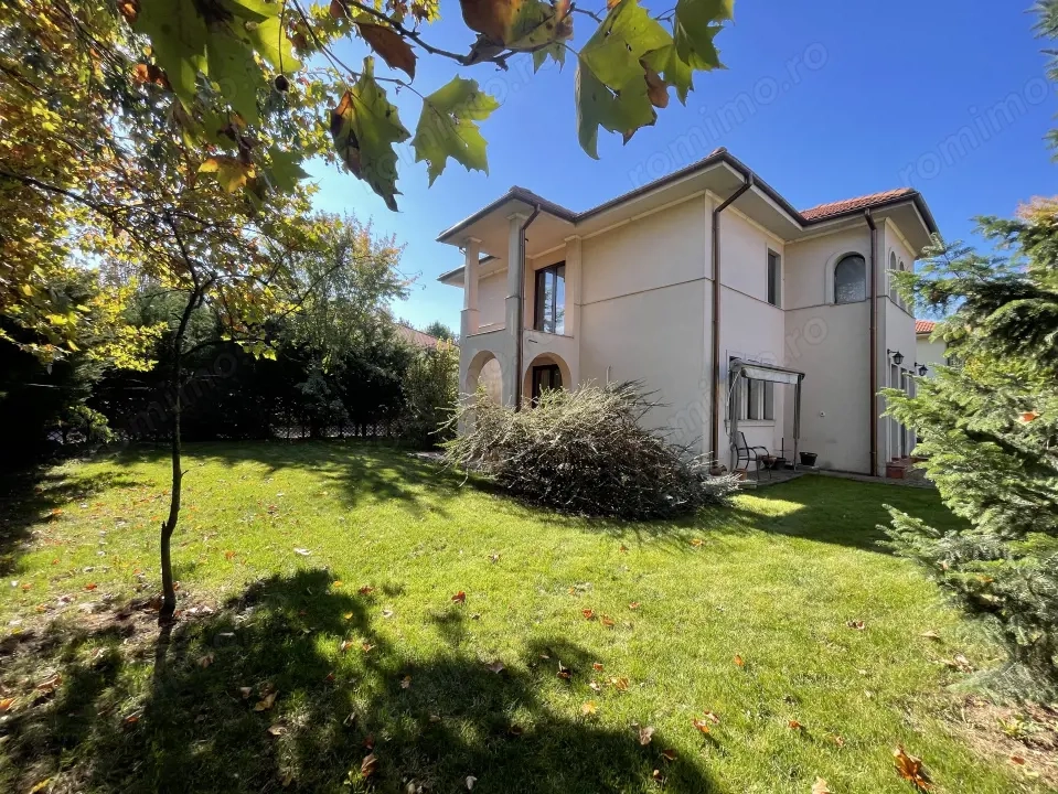 Curtea Domneasca, vilă individuală, 6 camere, 3 bai, garaj, mobilată și utilată  Curtea Domneasca, vilă individuală, 6 camere, 3 bai, garaj, mobilată și utilată