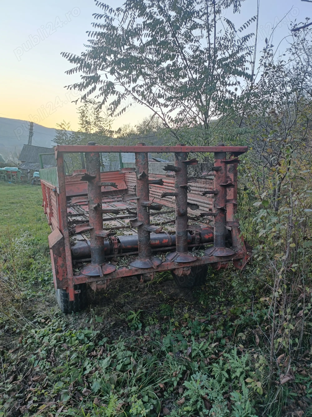 Mig împrăștiat gunoi