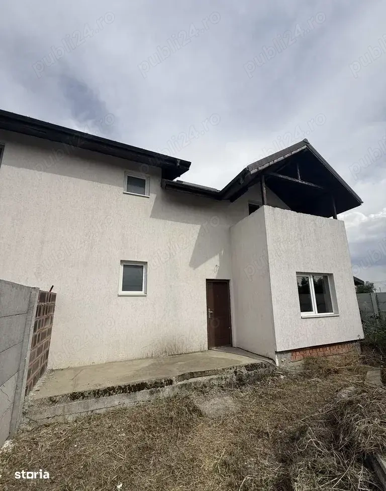  Vanzare casa tip duplex cu 3 camere