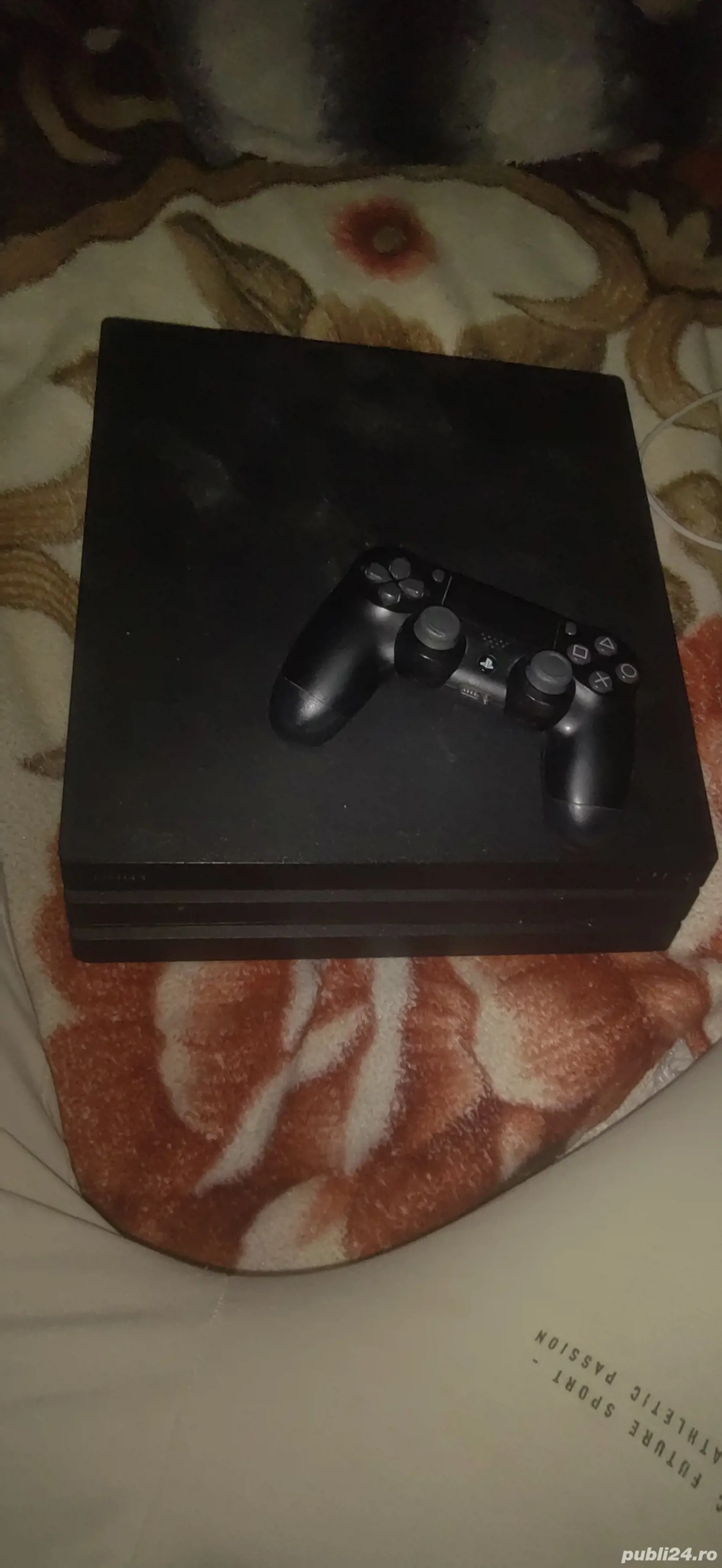 Vând ps 4 pro cu 1000gb