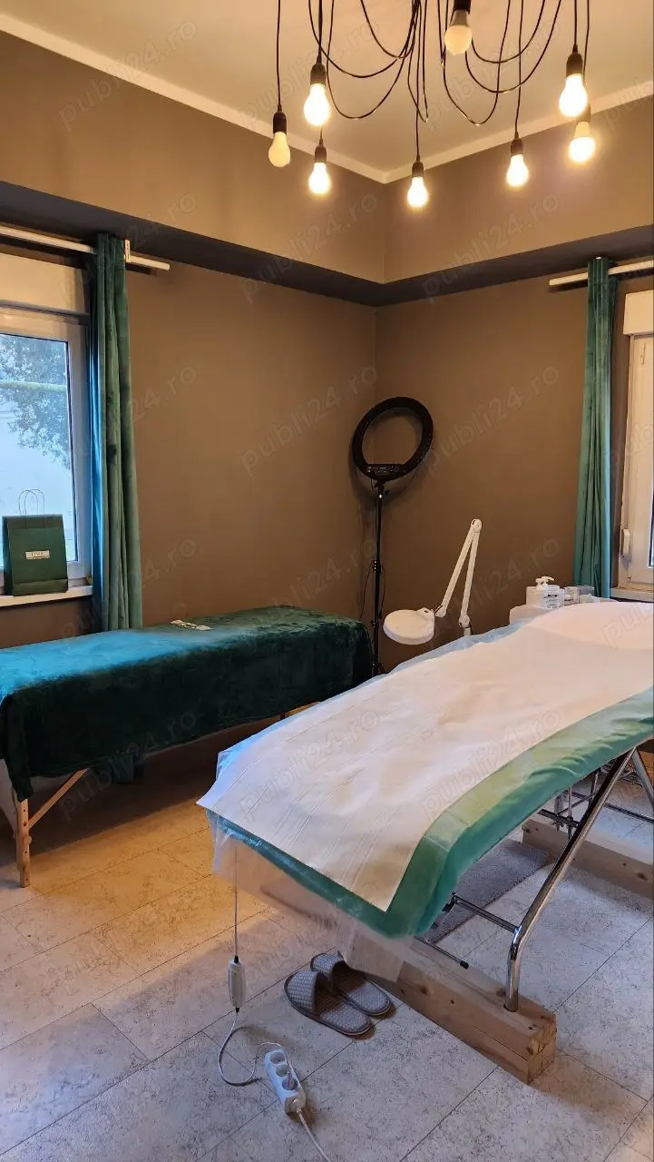 Inchiriez camera salon