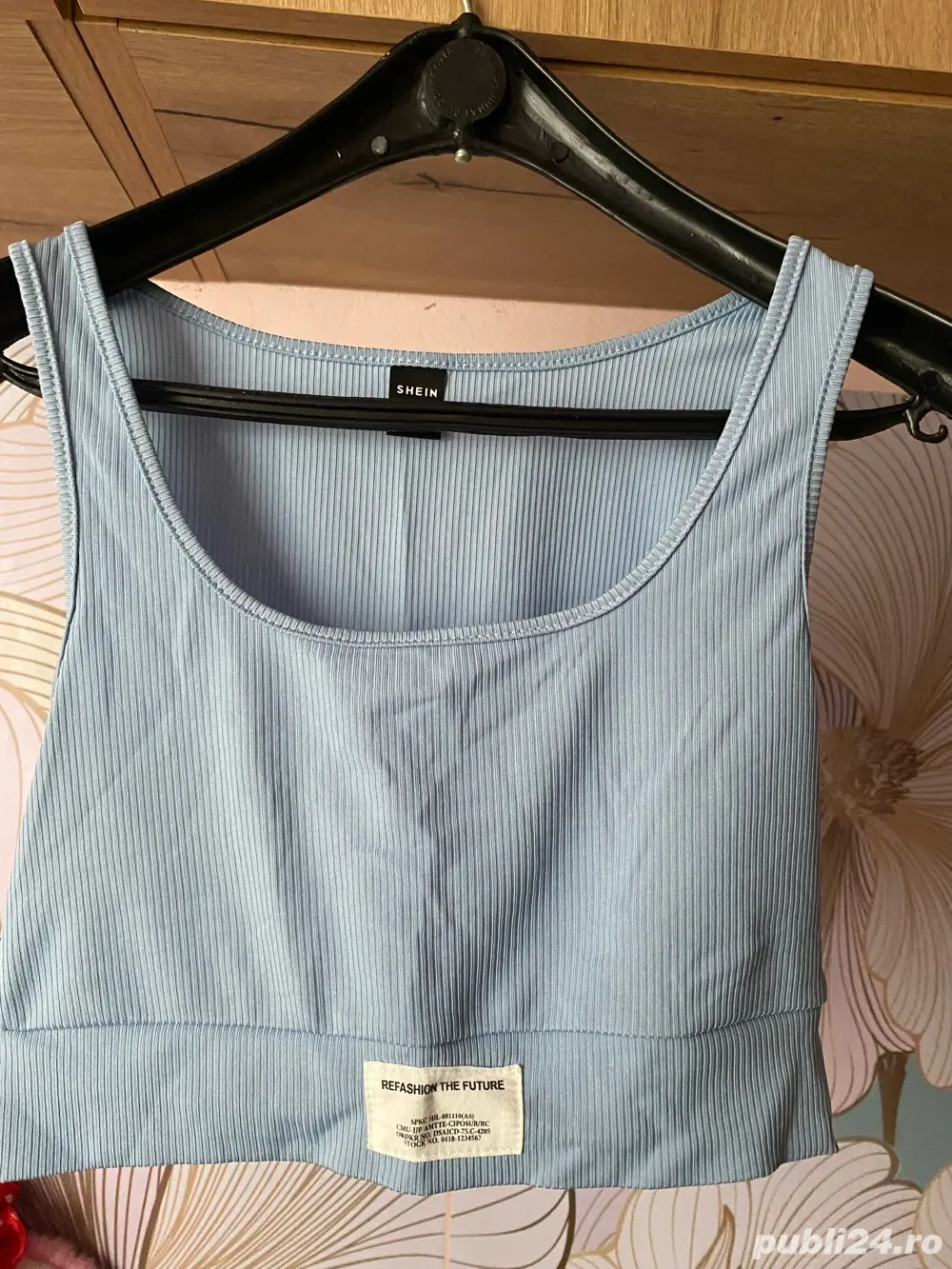 Set pantaloni si maieu