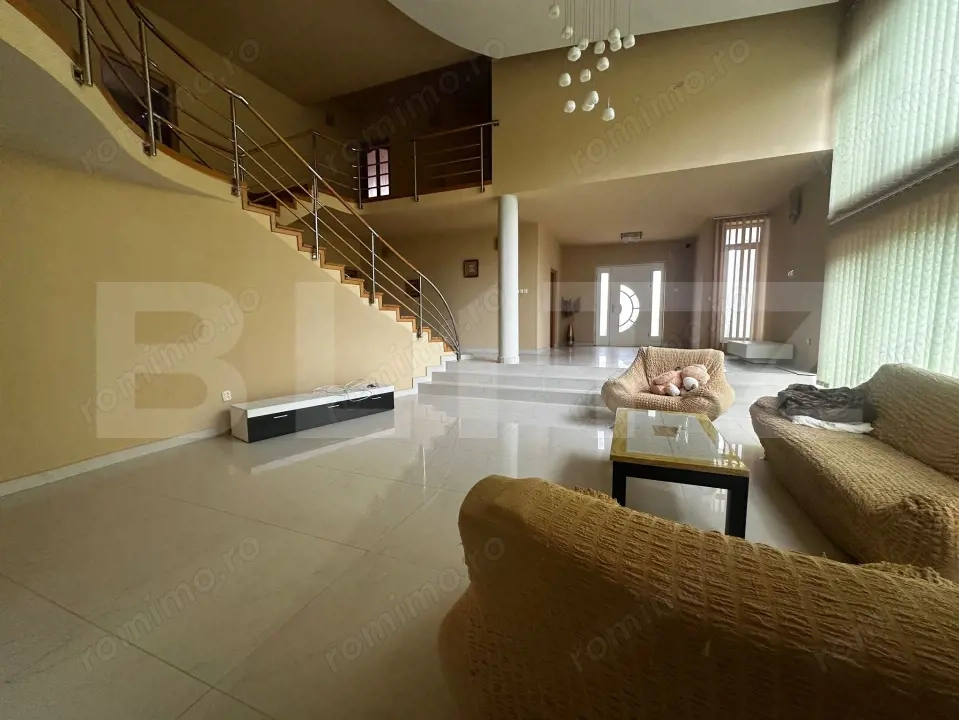 Casa de vanzare, 390 mp, zona Cetate