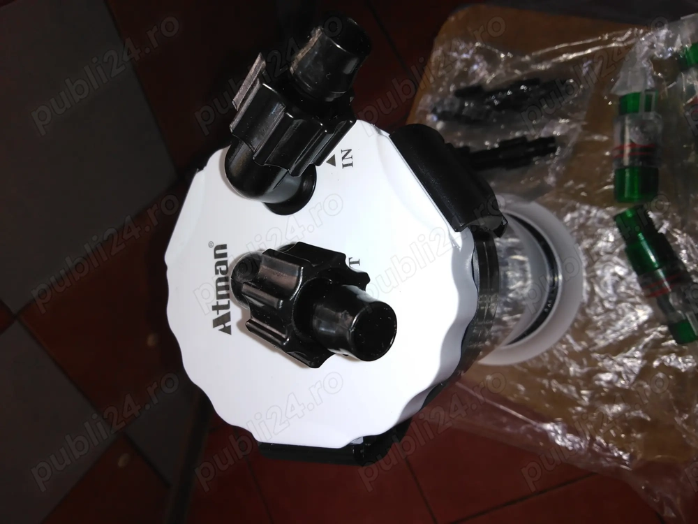 Capac  luminător acvariu și pre-filtru acvariu. 