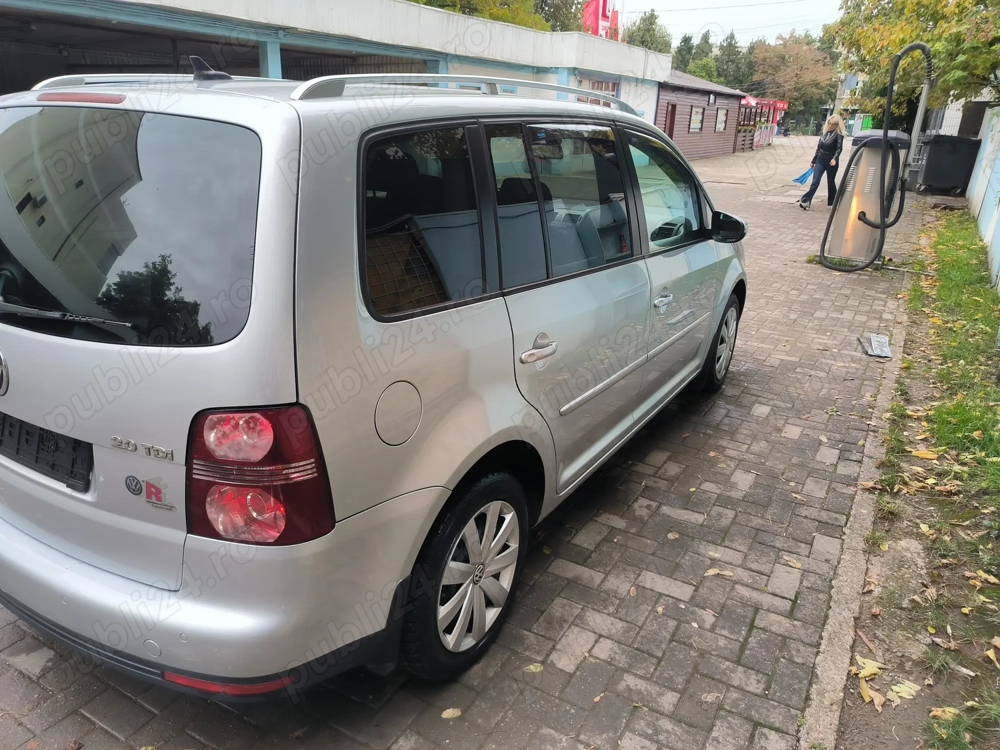 VW Touran 2.0 TDI 140 cp 7 locuri