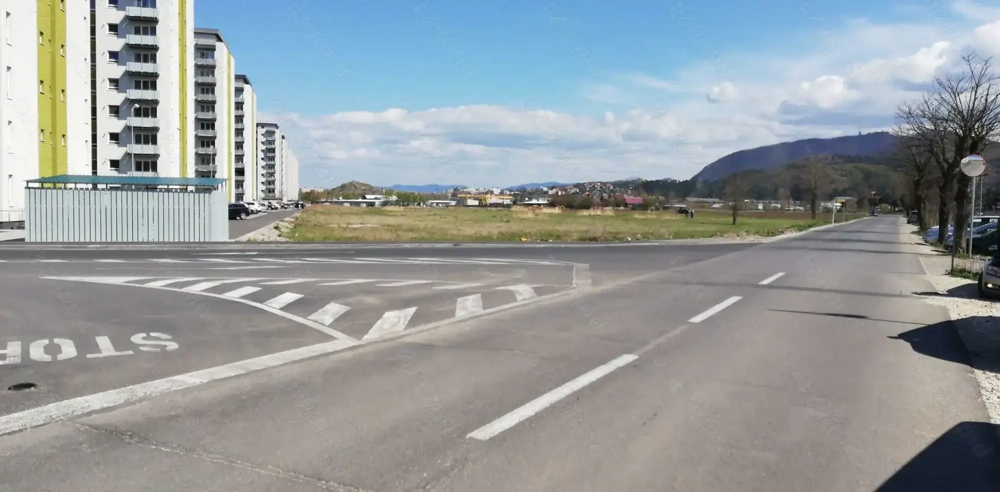 Vind teren intravilan construcții 