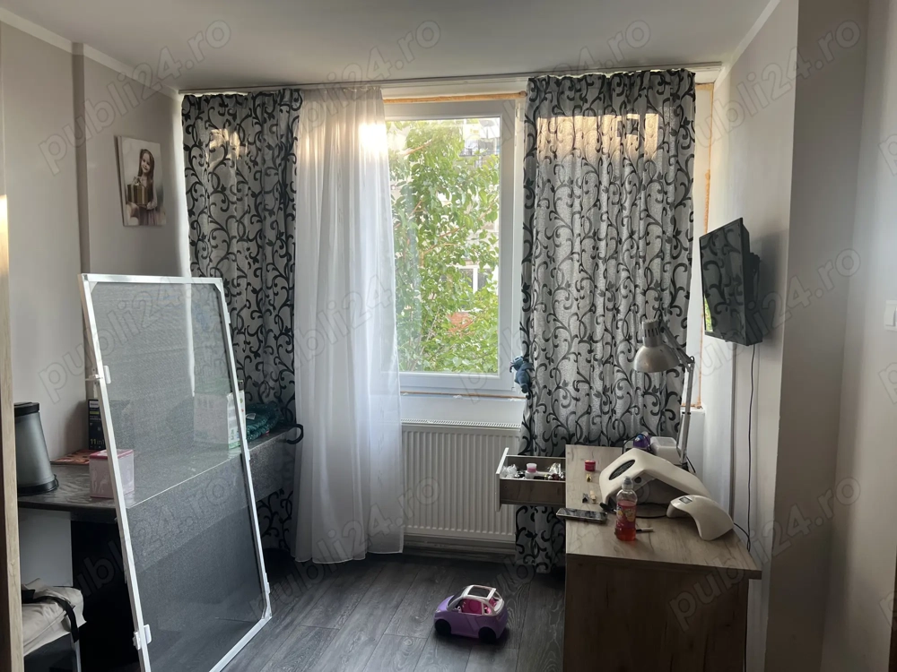 Vând garsonieră Luminisului