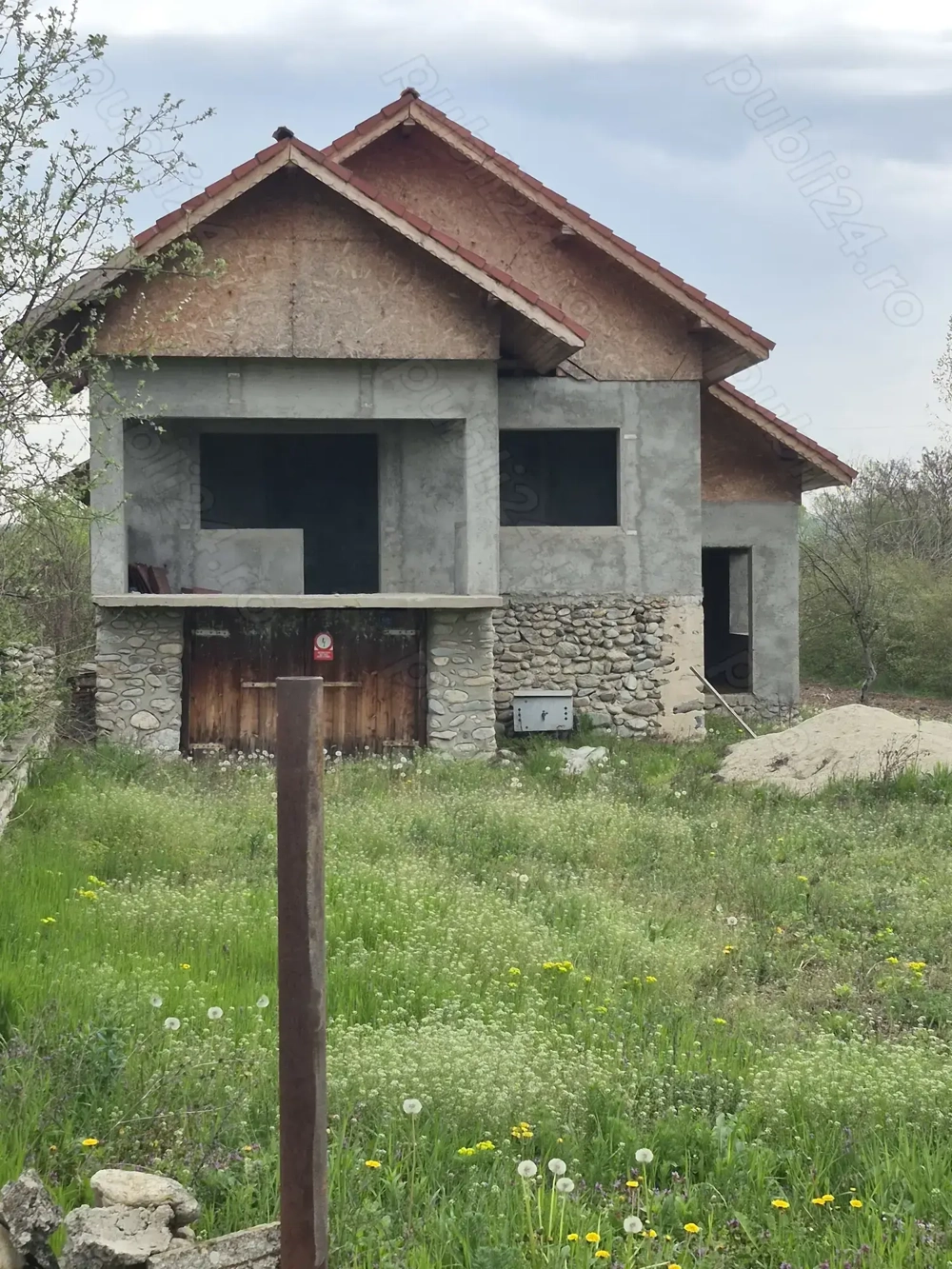 Casa se vanzare, comuna Balesti, sat Cornesti