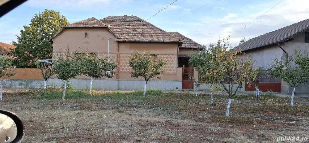 Vând casă în comuna Pesac. Vând casă în comuna Pesac.