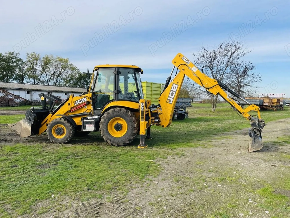 JCB 3CX Eco Sitemaster 2021   220 H + Accesorii