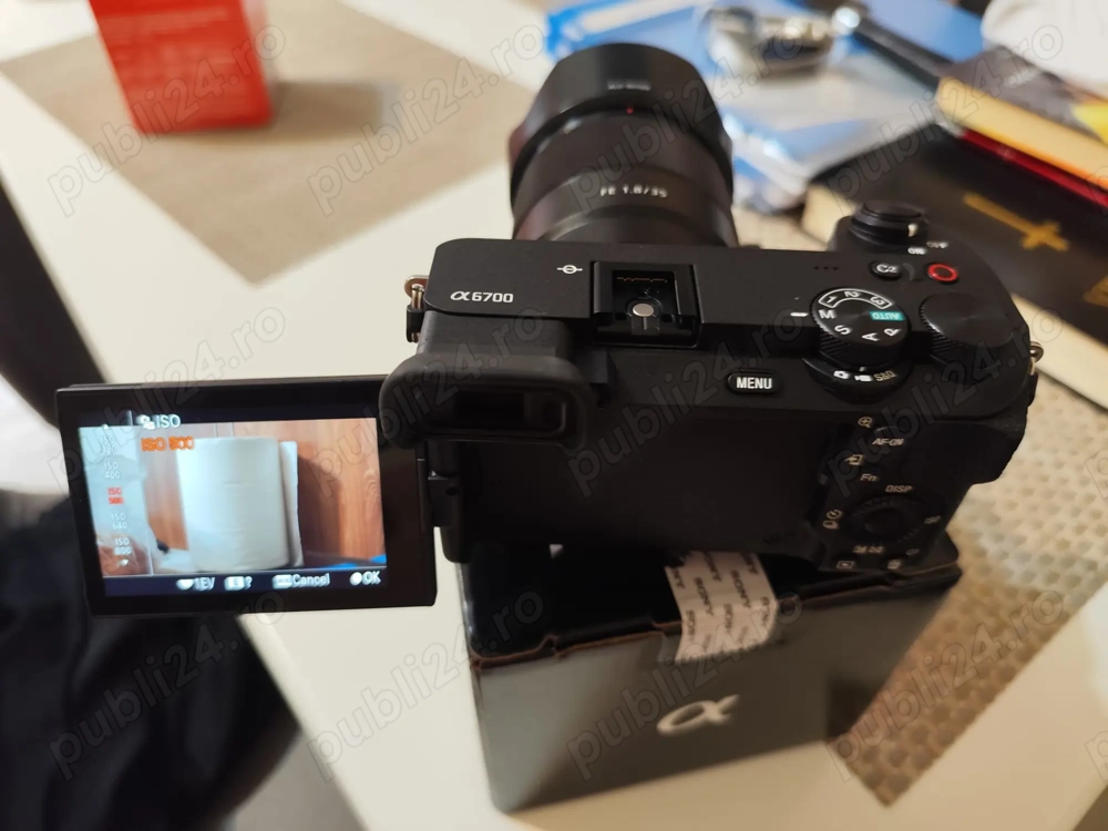 Sony A6700 Body + Obiectiv 35mm f1.8
