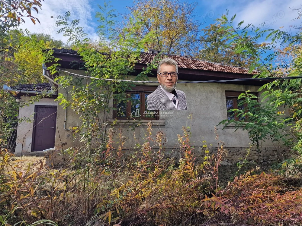 Resita Casa cu Teren privat 4670 Mp.