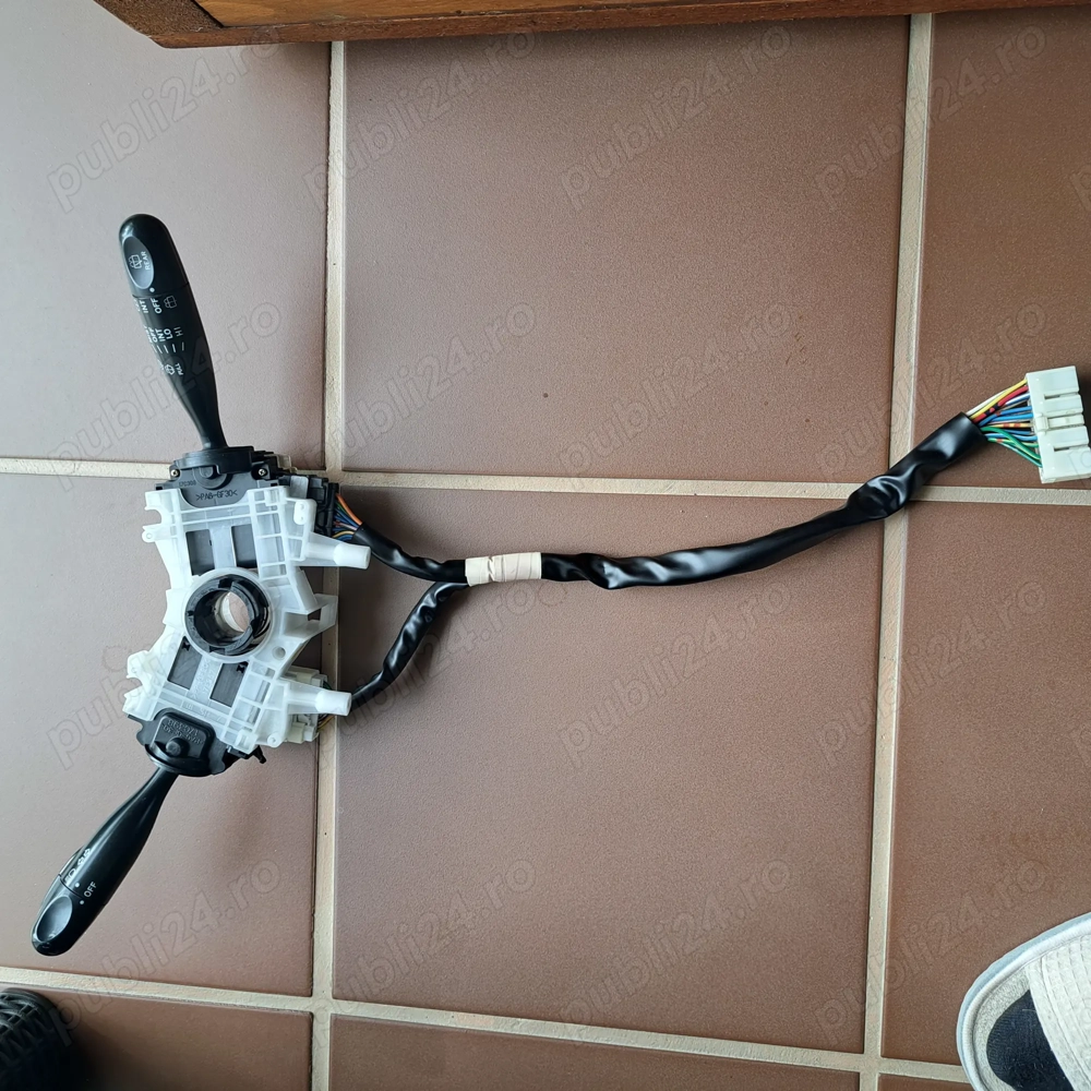 Ansamblu comutator lumini și ștergătoare suzuki jimny Ansamblu comutator lumini și ștergătoare suzuki jimny