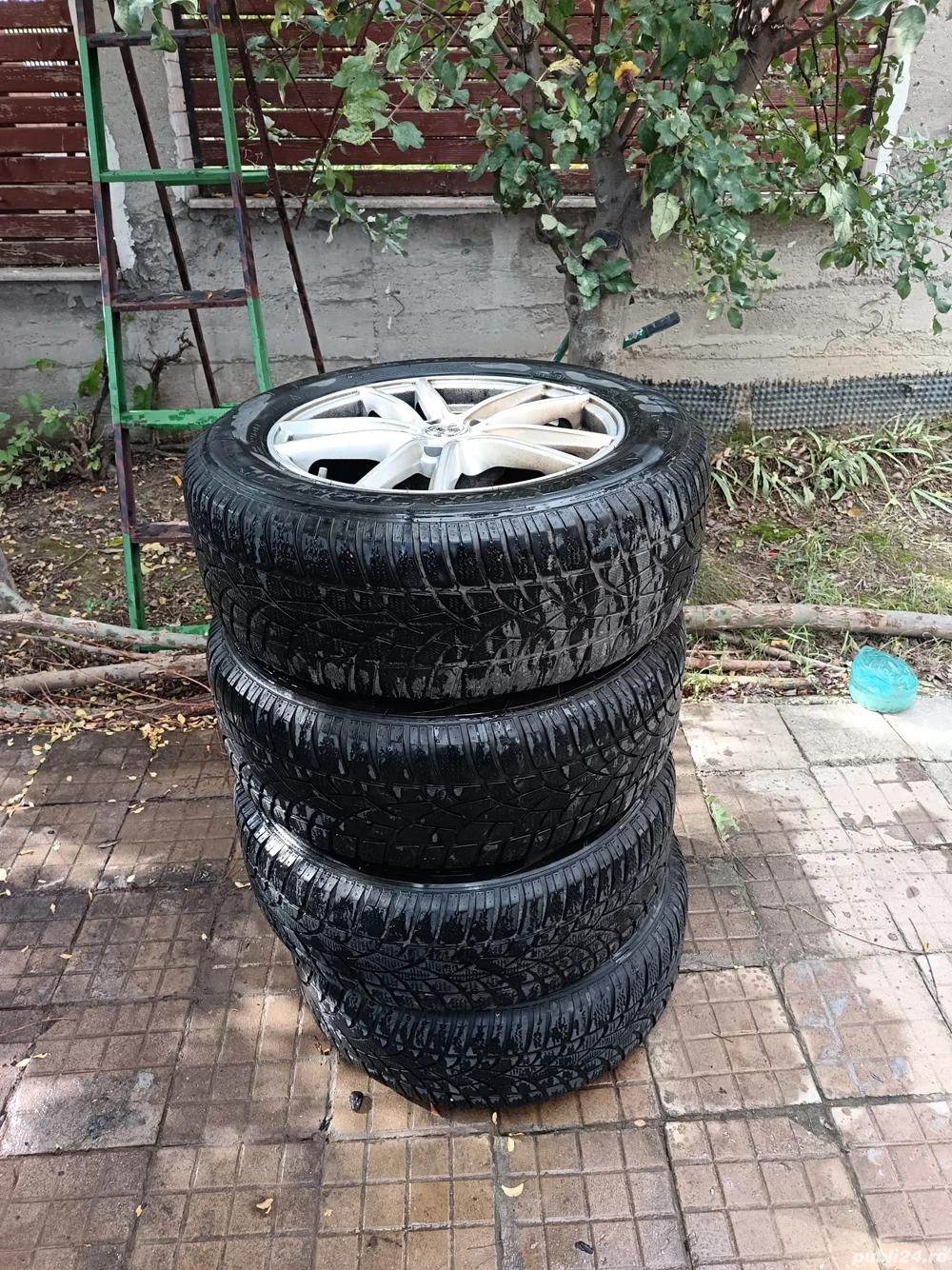 vand jante aluminiu,cu anvelope Dunlop de iarna.
