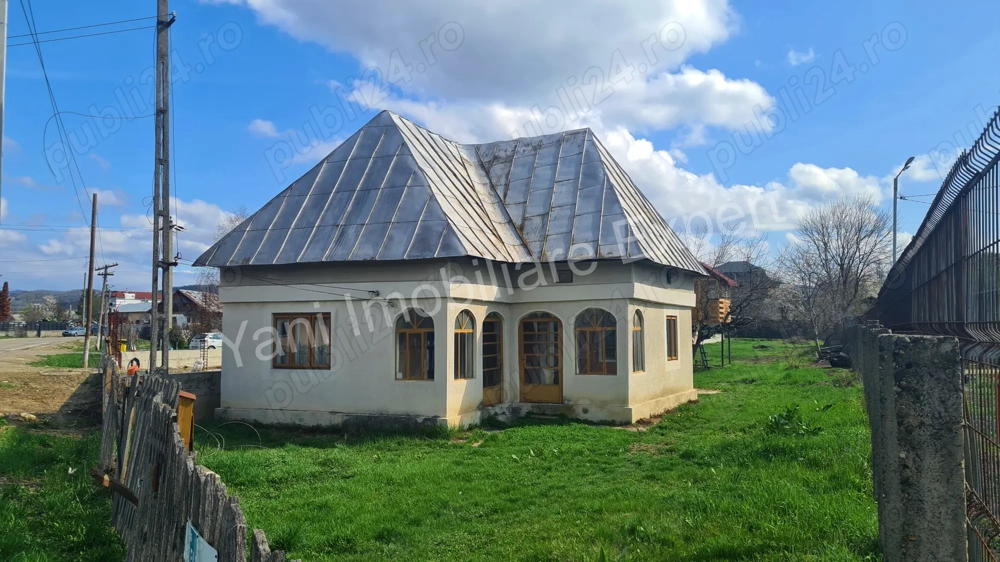 Casă de vânzare în Curtea de Argeș.