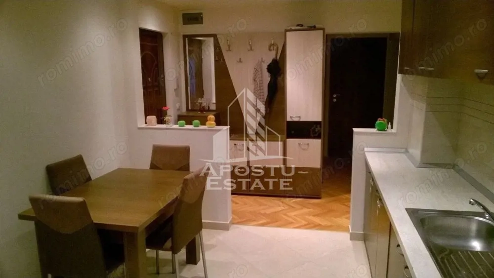 Apartament cu 3 camere la etaj intermediar, zona Bucovina