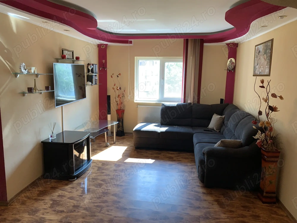 vand apartament 4 camere