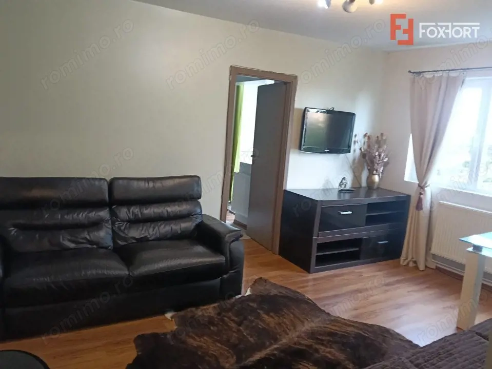 Apartament de vanzare cu 2 camere la etajul 3, zona Sagului