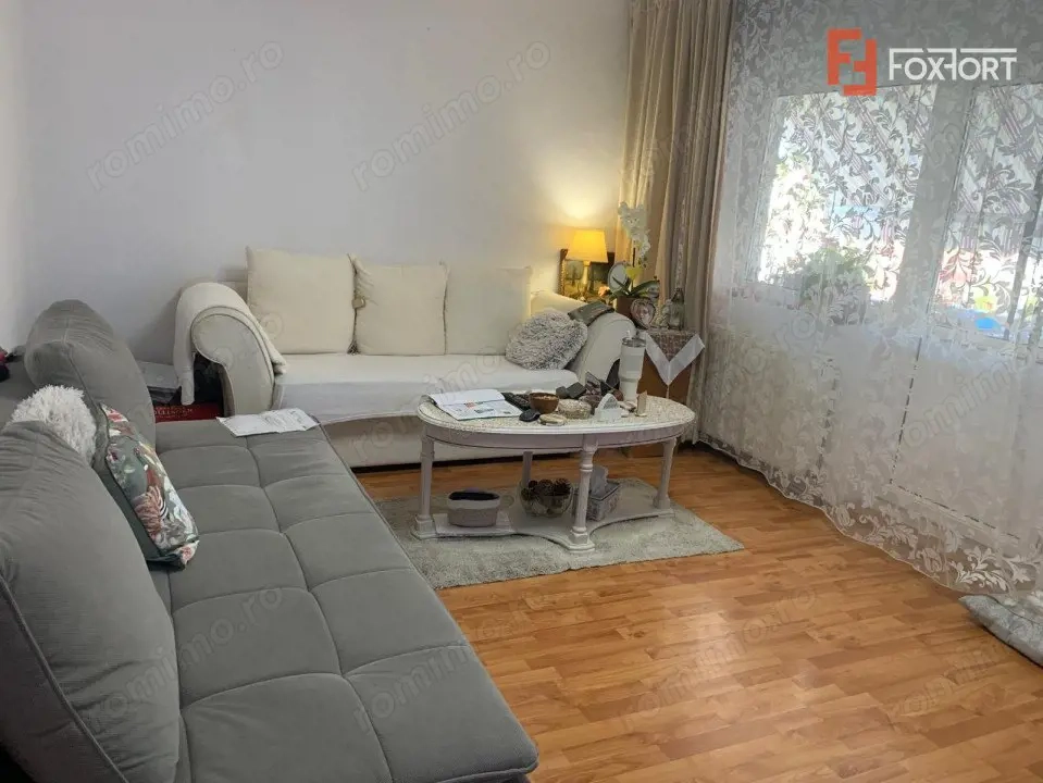 Apartament de vanzare cu 3 camere si 2 bai, etaj 2, zona Lipovei