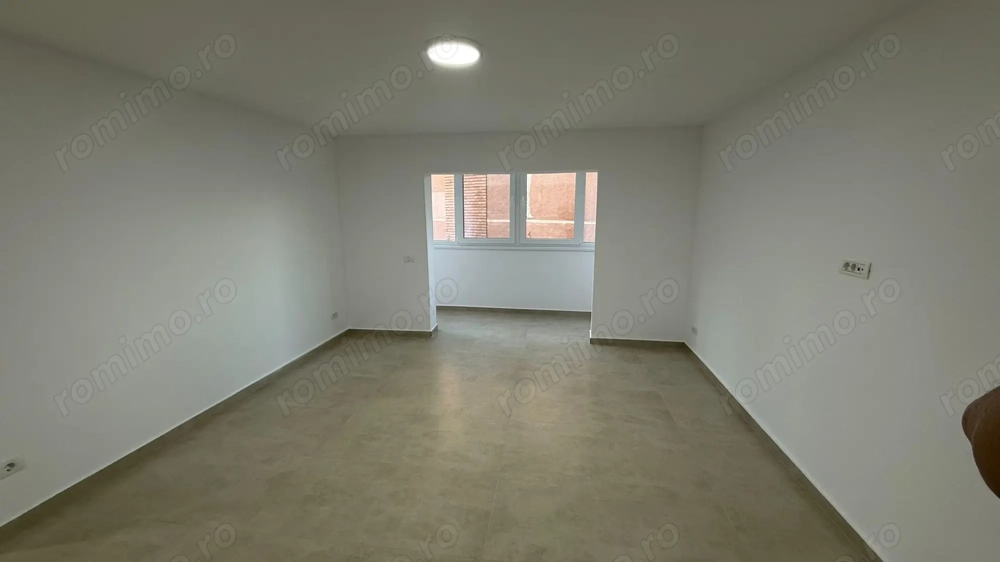 Apartament 4 Camere Full Decomandat Etaj 1 Zona Complexul Studențesc 