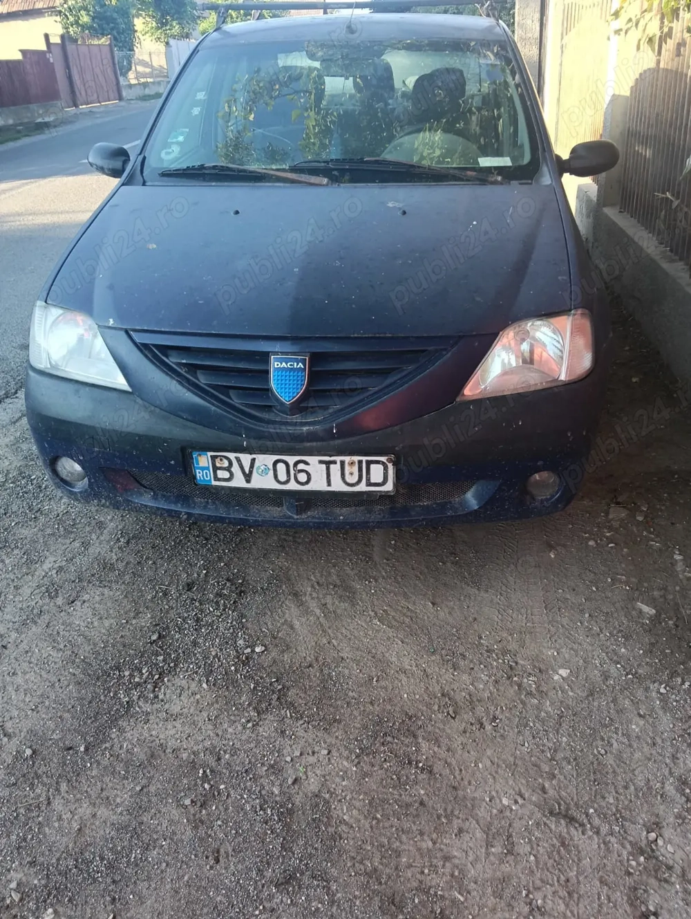 Vând Dacia Logan 15 deci pentru dezmembrat