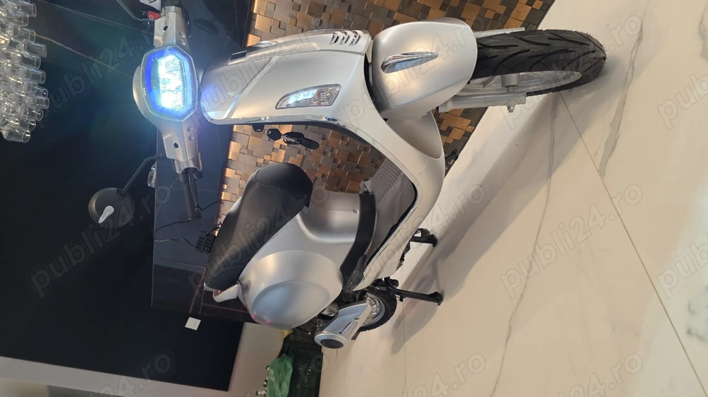Scuter electric autonomie 45km..ca nou .. Scuter electric autonomie 45km..ca nou ..